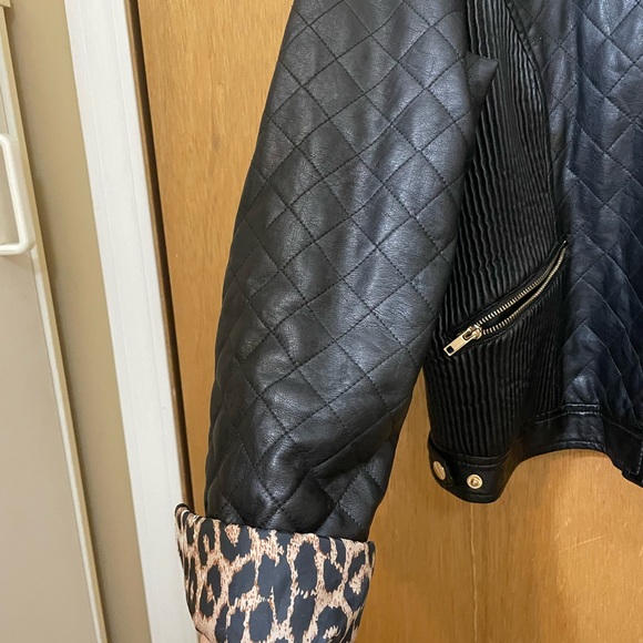 Black faux leather jacket…excellent casual jkt…roll up the sleeves!! - Picture 4 of 6
